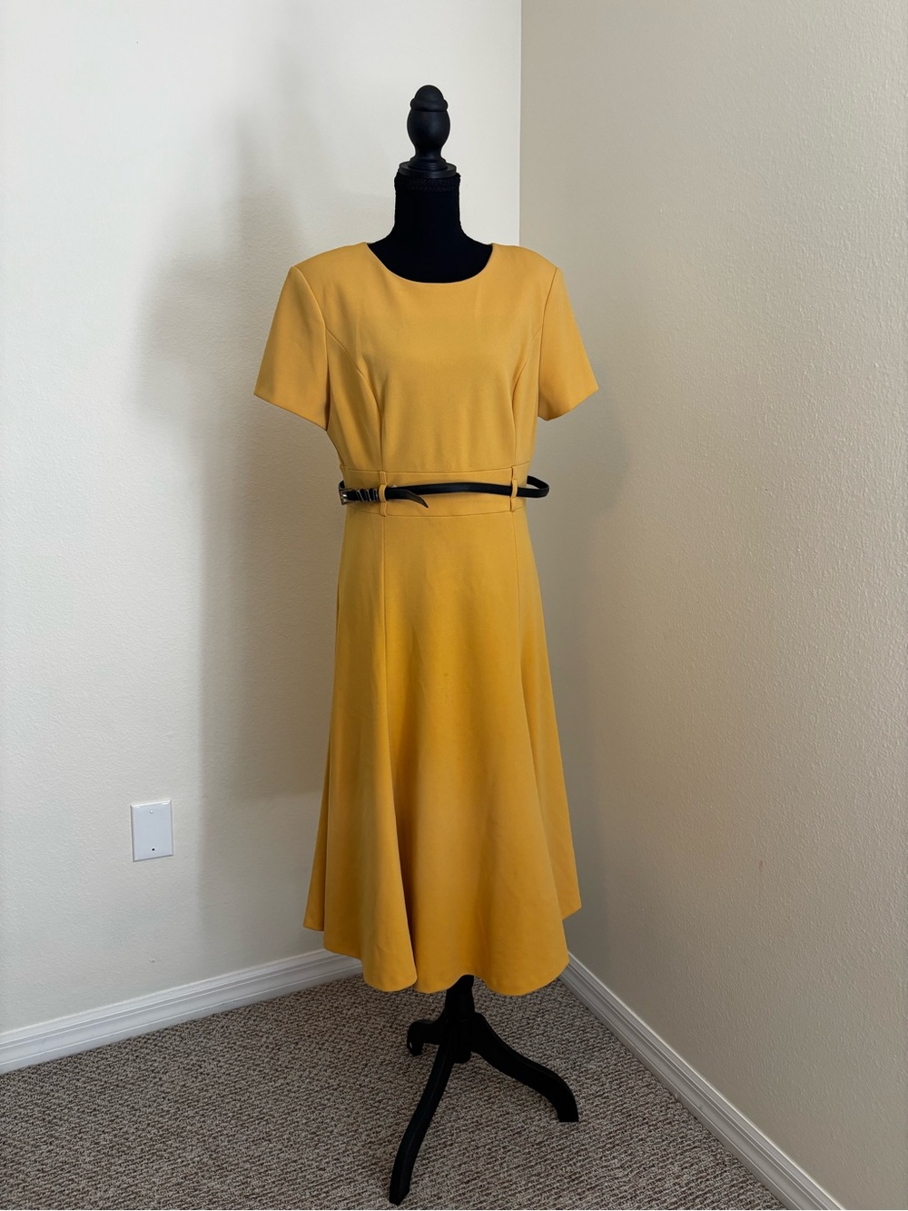 Calvin Klein Women's Short-Sleeve Belted Midi Dress | Yellow | Size 12